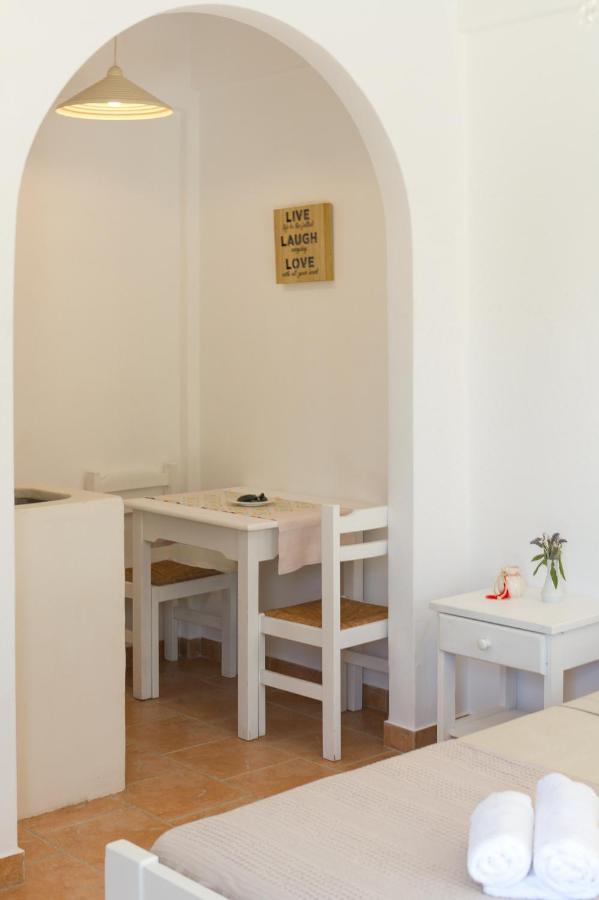 Dahlia Apartments And Studios Alikí Buitenkant foto