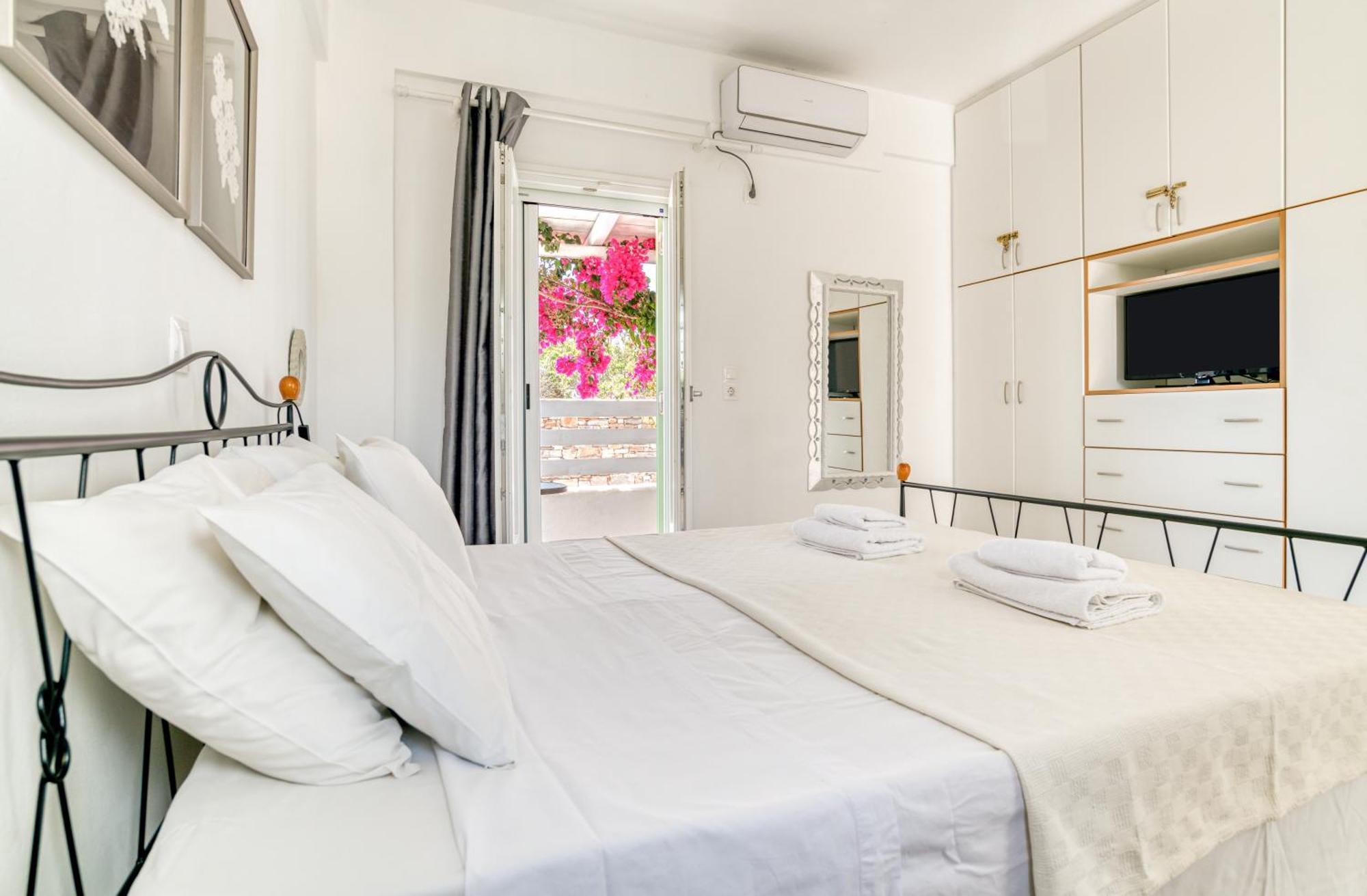 Dahlia Apartments And Studios Alikí Buitenkant foto